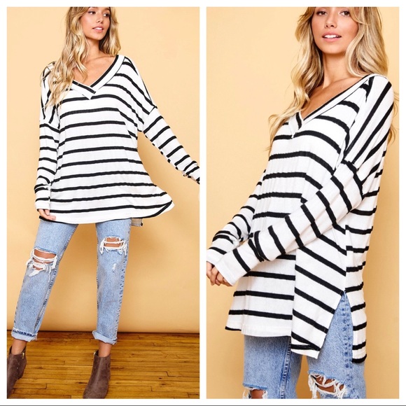ShopEvelynne Tops - Fabulous Chic V neck striped Top
